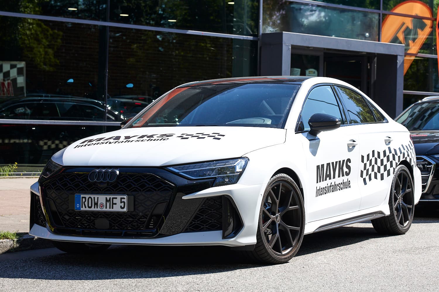 Audi RS3 weiß – Mayks Intensivfahrschule